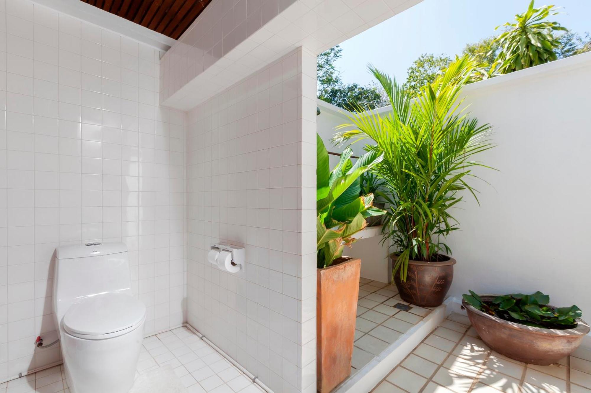Baan Khunying - Secluded Phuket Beachfront Villa Rawai Exterior photo