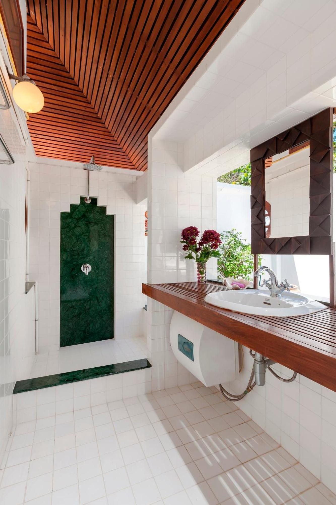 Baan Khunying - Secluded Phuket Beachfront Villa Rawai Exterior photo