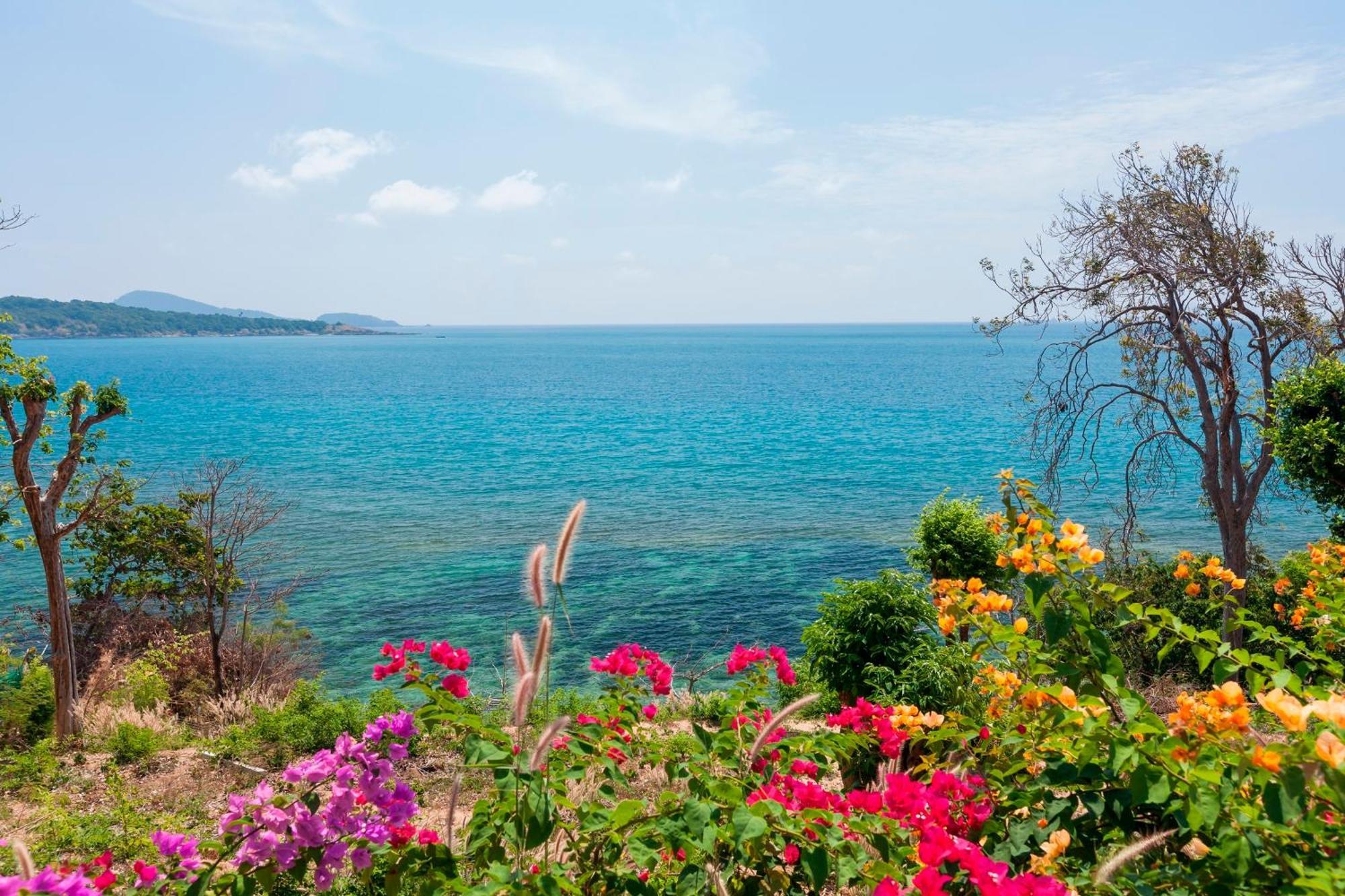 Baan Khunying - Secluded Phuket Beachfront Villa Rawai Exterior photo