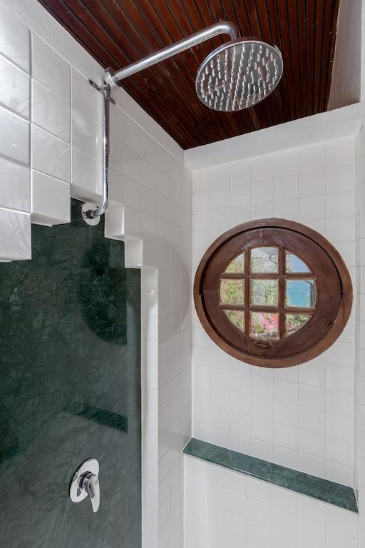 Baan Khunying - Secluded Phuket Beachfront Villa Rawai Room photo
