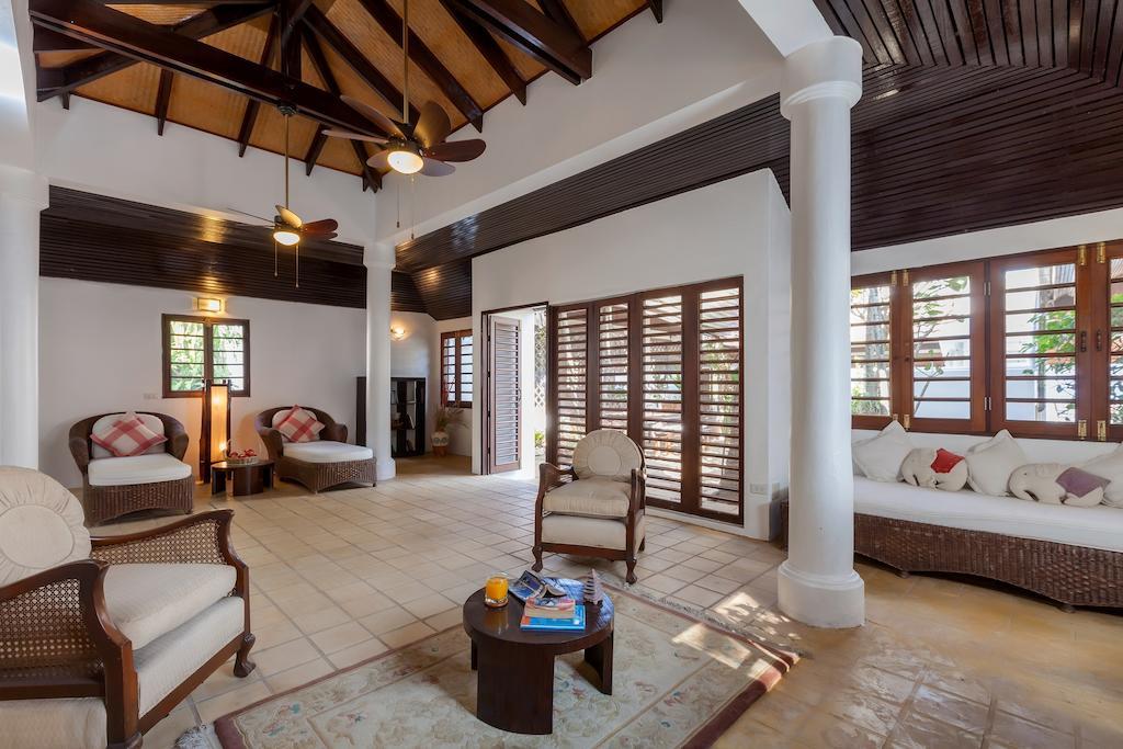 Baan Khunying - Secluded Phuket Beachfront Villa Rawai Room photo