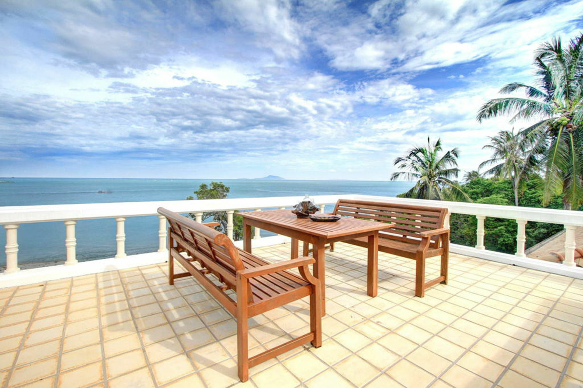 Baan Khunying - Secluded Phuket Beachfront Villa Rawai Exterior photo