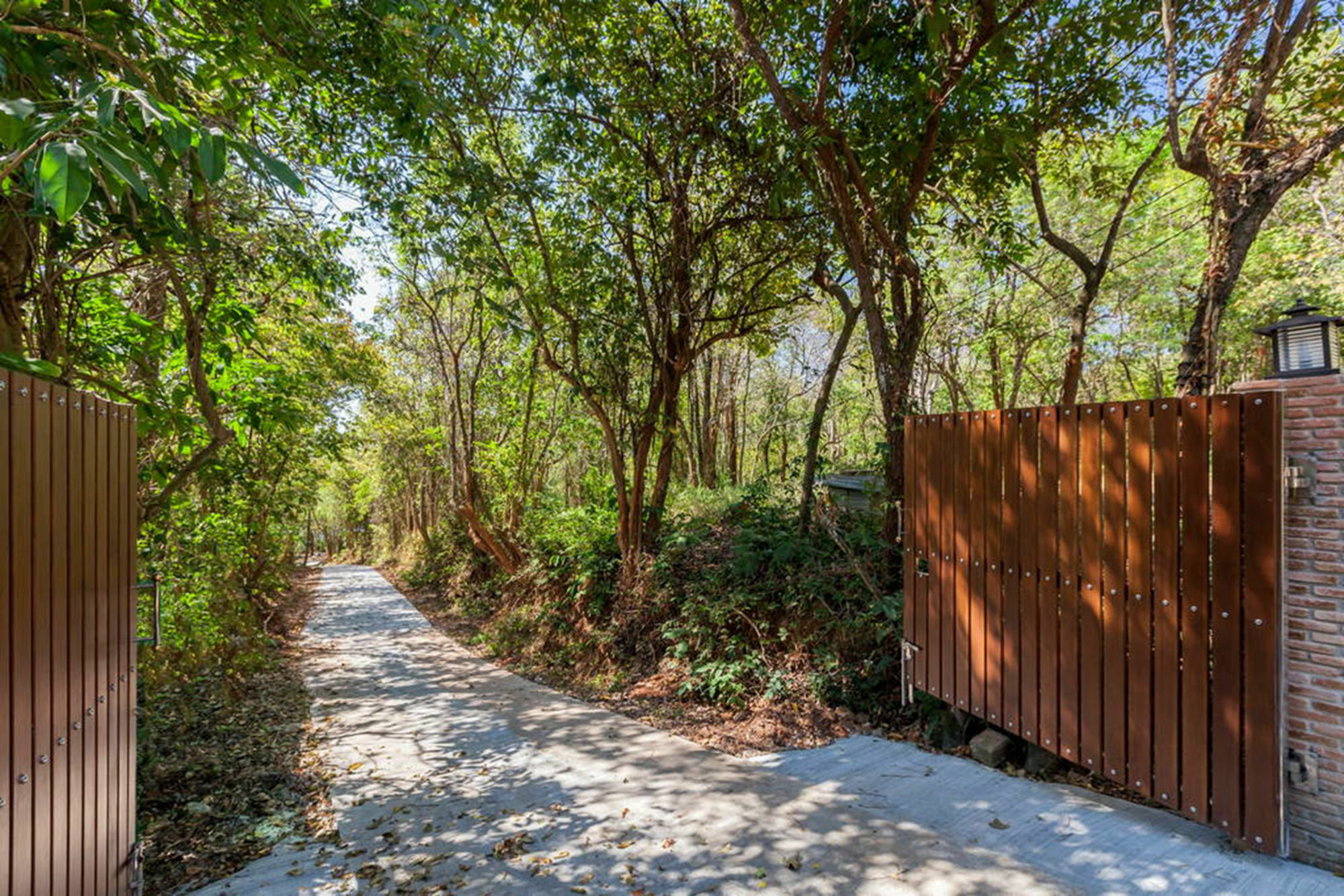 Baan Khunying - Secluded Phuket Beachfront Villa Rawai Exterior photo