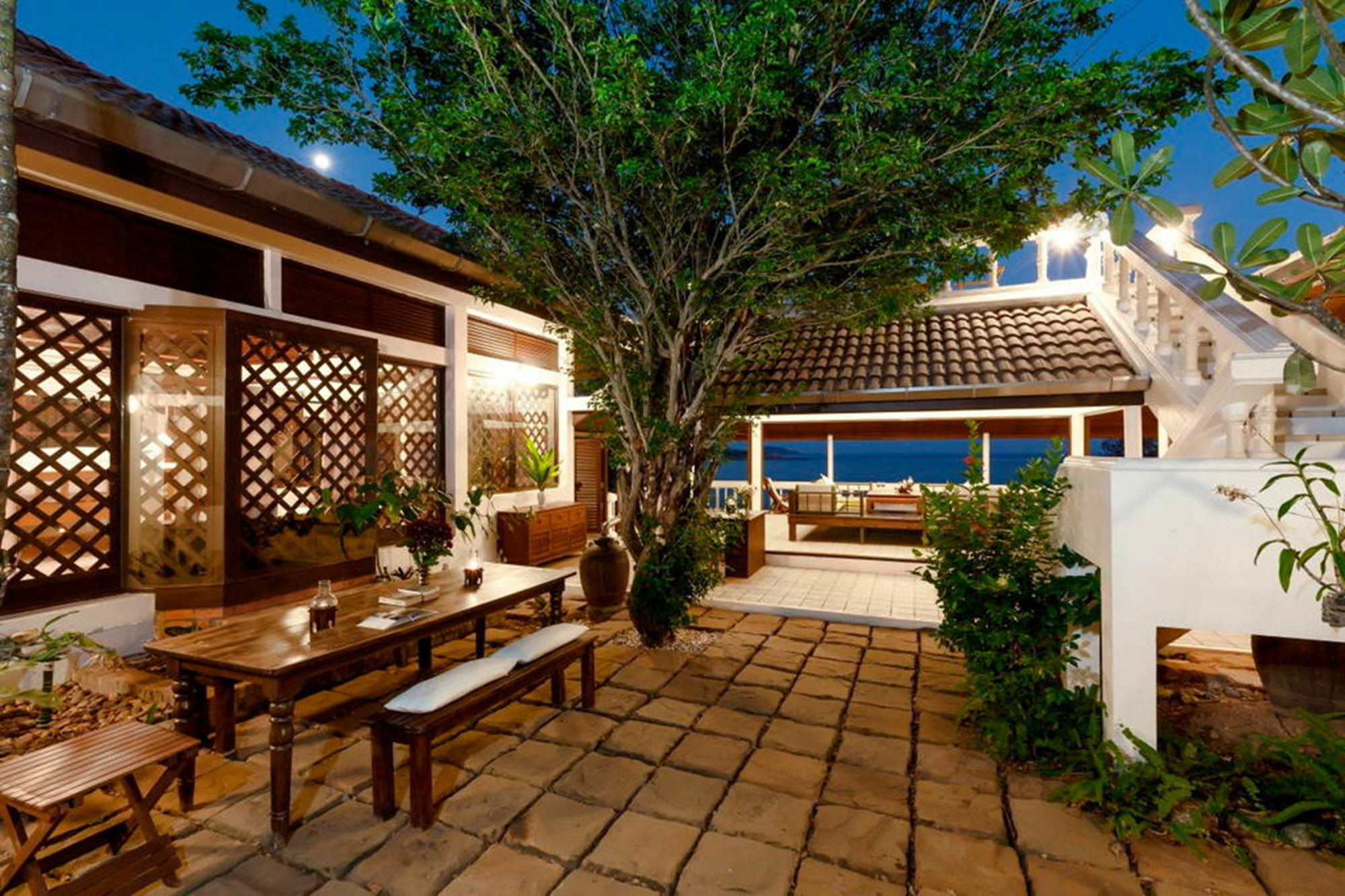 Baan Khunying - Secluded Phuket Beachfront Villa Rawai Exterior photo