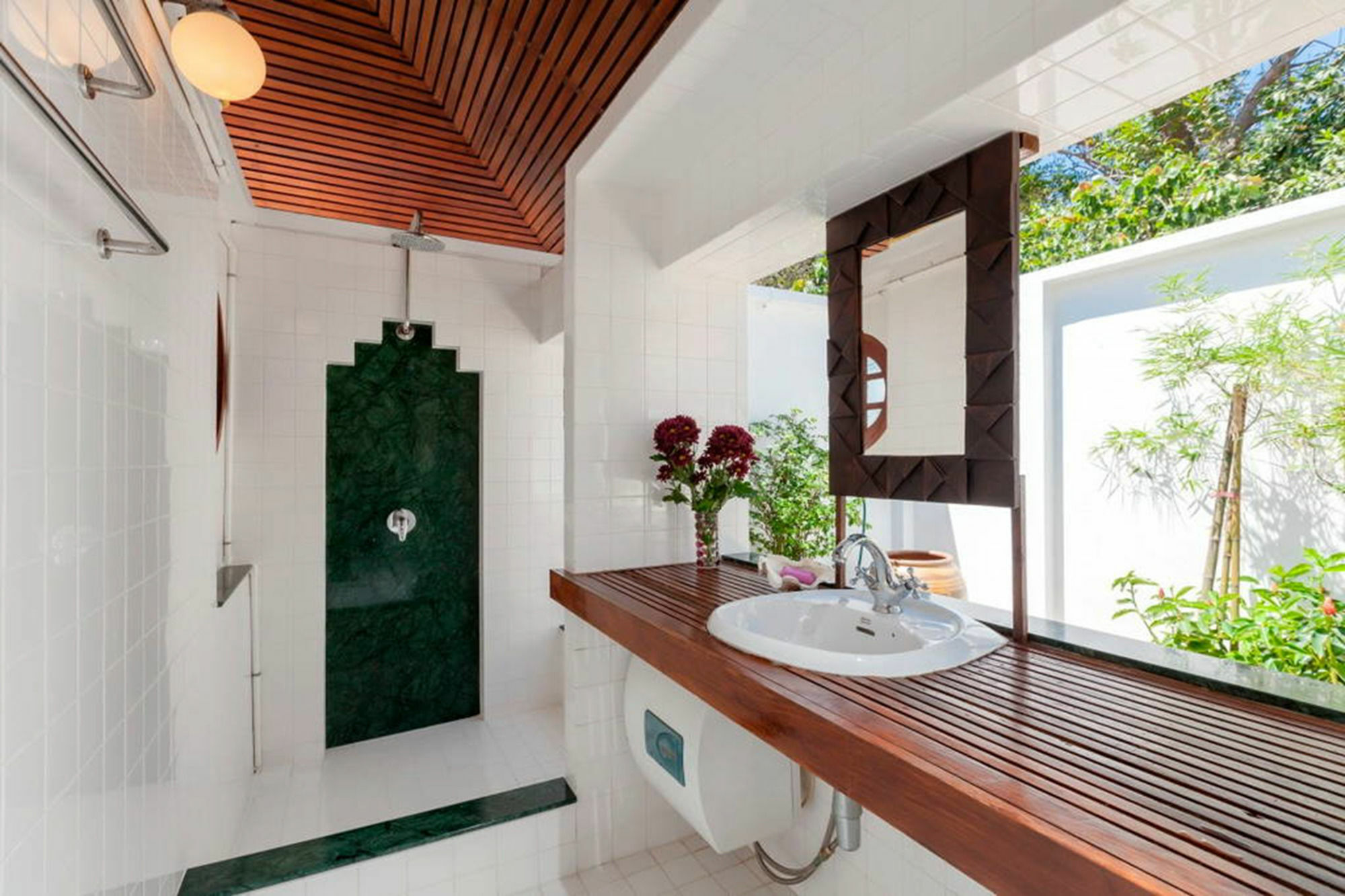 Baan Khunying - Secluded Phuket Beachfront Villa Rawai Exterior photo